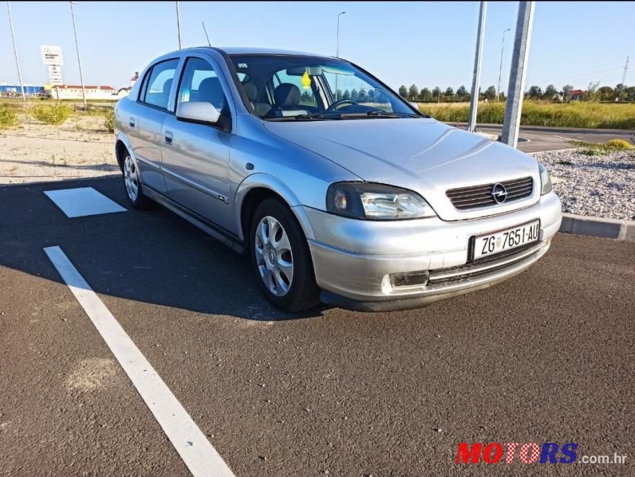2003' Opel Astra photo #1