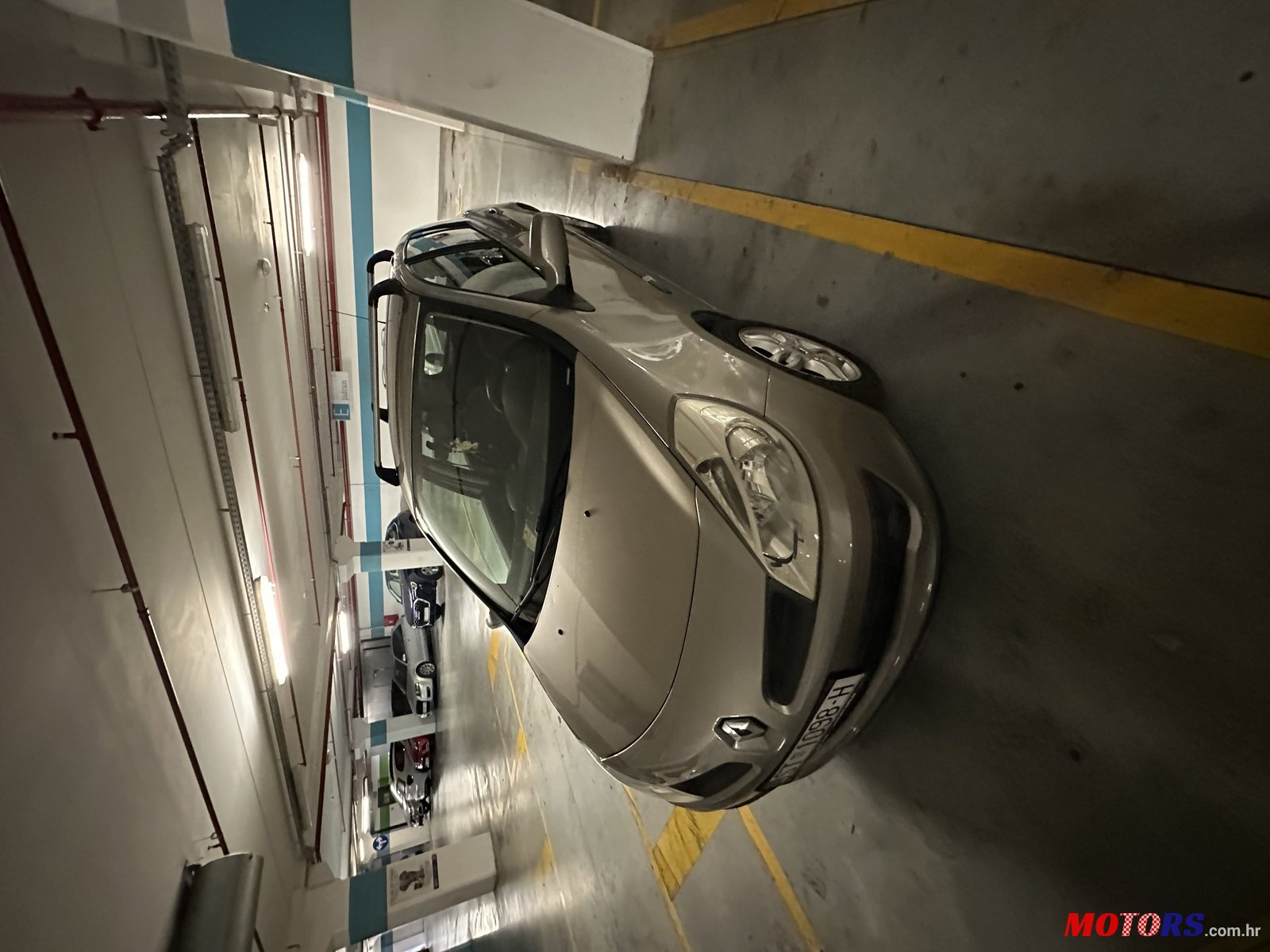 2008' Renault Clio photo #2