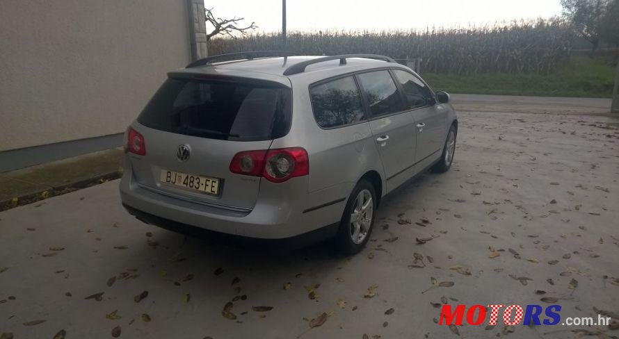 2006' Volkswagen Passat Variant 2,0 TDI photo #1