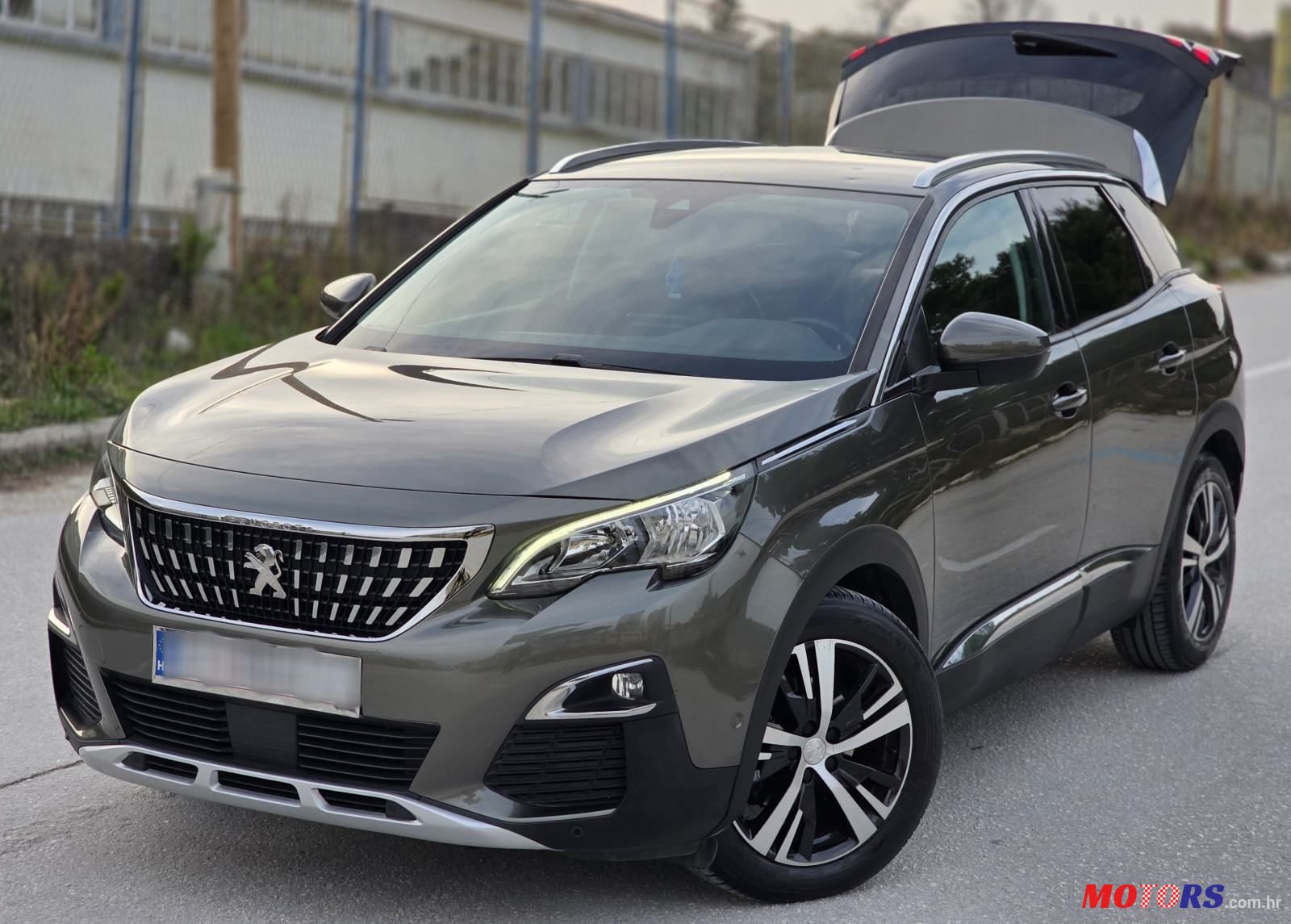 2018' Peugeot 3008 1,6 Bluehdi photo #3