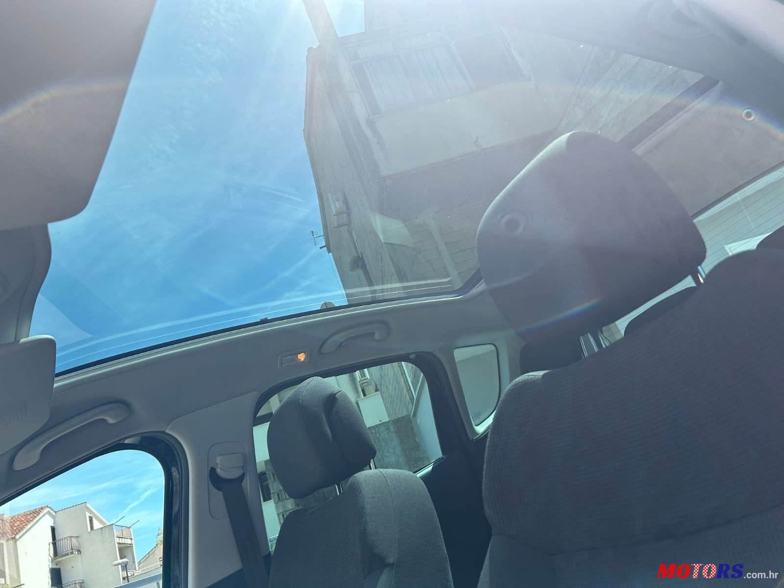 2014' Peugeot 3008 1,6 Hdi photo #2