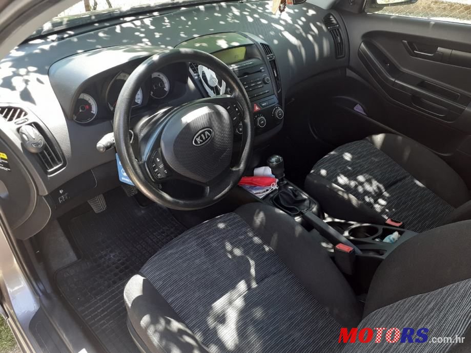 2009' Kia Ceed photo #3