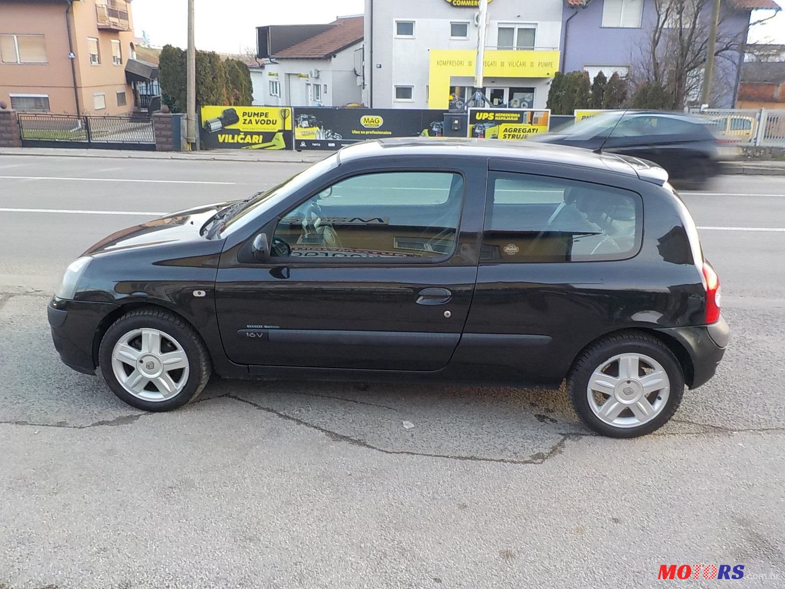 2004' Renault Clio photo #6