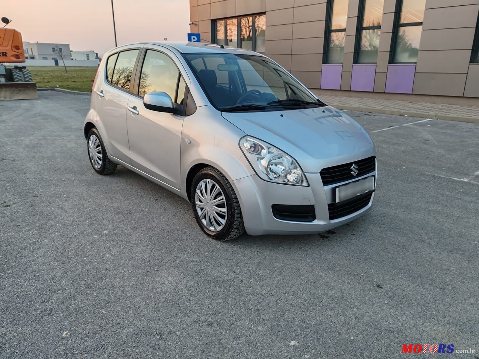 2010' Suzuki Splash 1,2 5 Glx photo #3