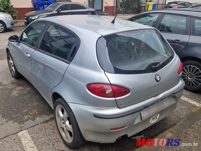 2004' Alfa Romeo 147 1,9 Jtd photo #3