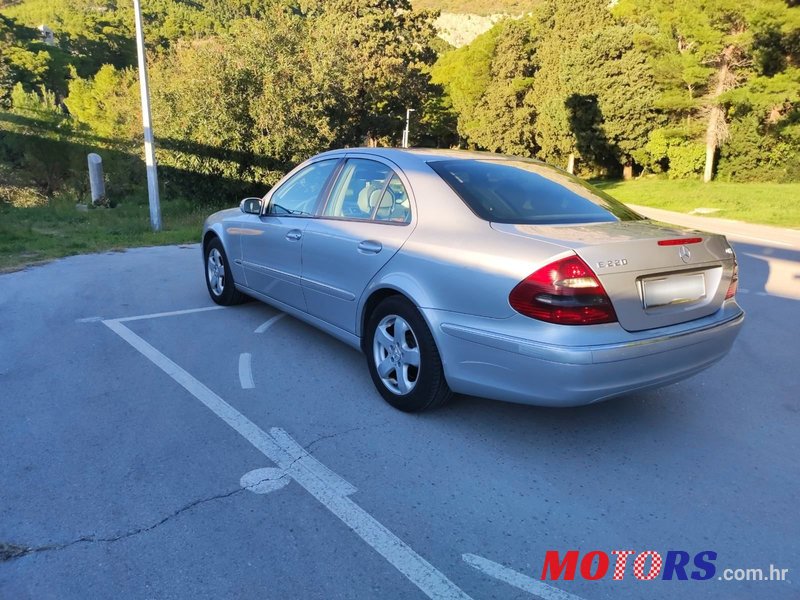 2004' Mercedes-Benz E-Klasa 220 Cdi photo #3