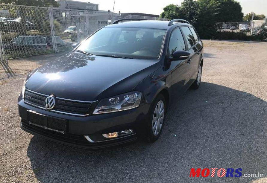 2013' Volkswagen Passat Variant photo #1