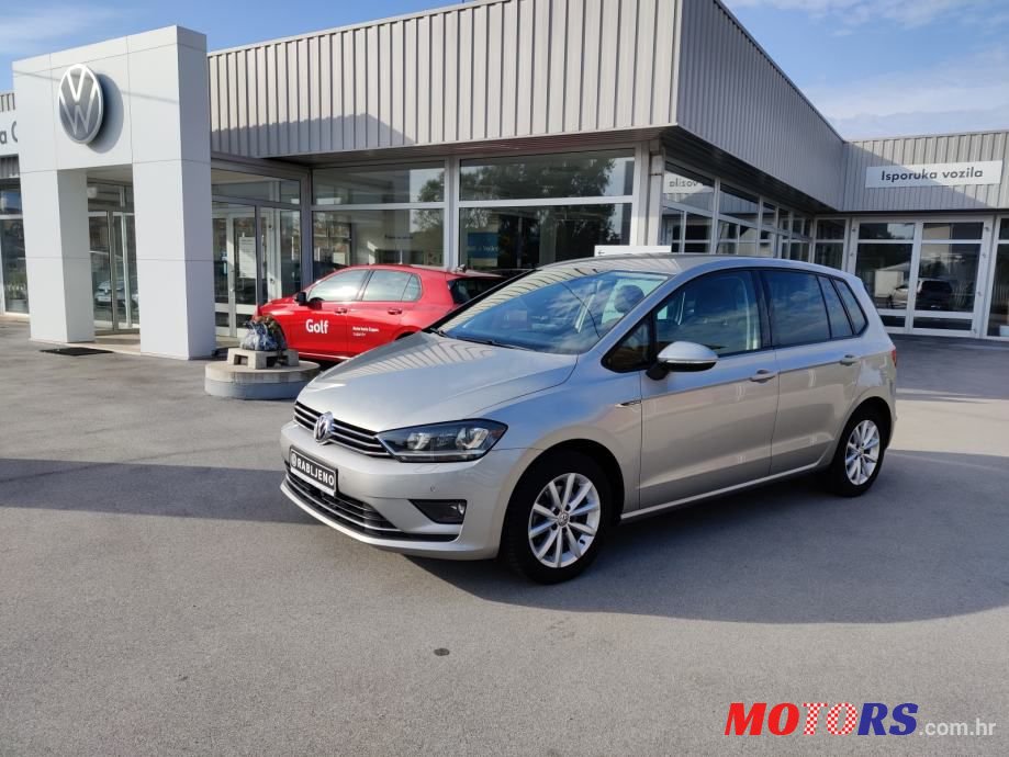 2015' Volkswagen Golf photo #1