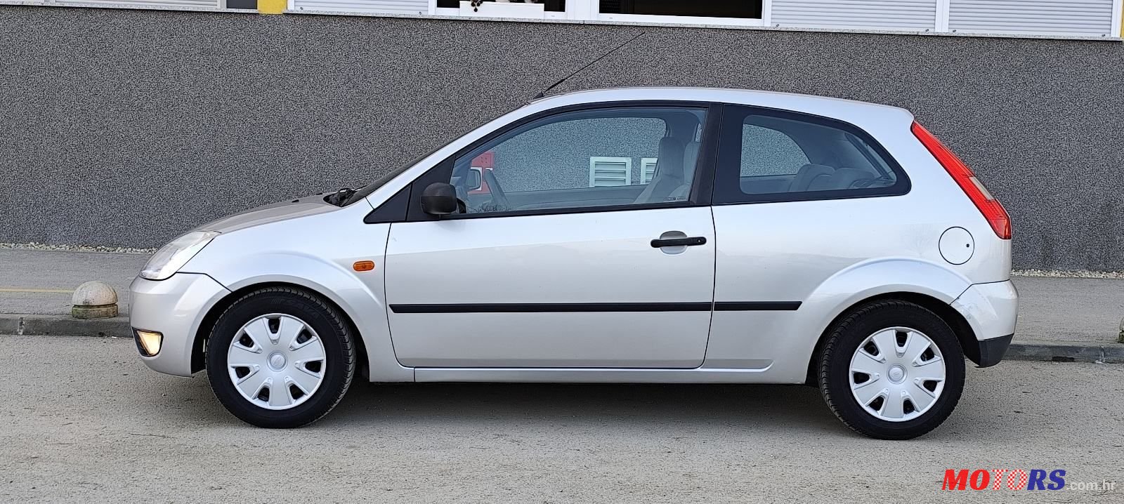 2012' Opel Astra Karavan photo #2