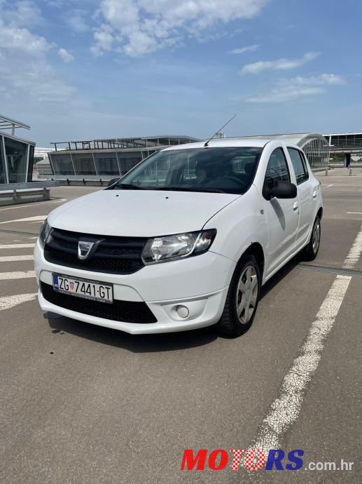 2014' Dacia Sandero photo #5