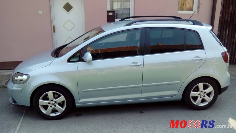 2008' Volkswagen Golf Plus photo #1