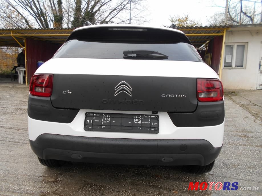 2016' Citroen C4 Cactus photo #6