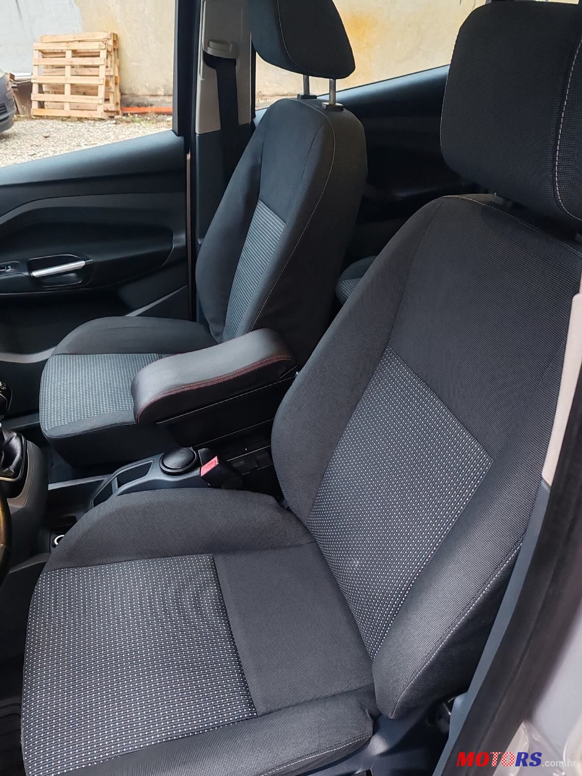 2011' Ford C-MAX 1.6Tdci photo #6