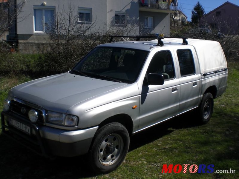 2002' Mazda B-2500 photo #1