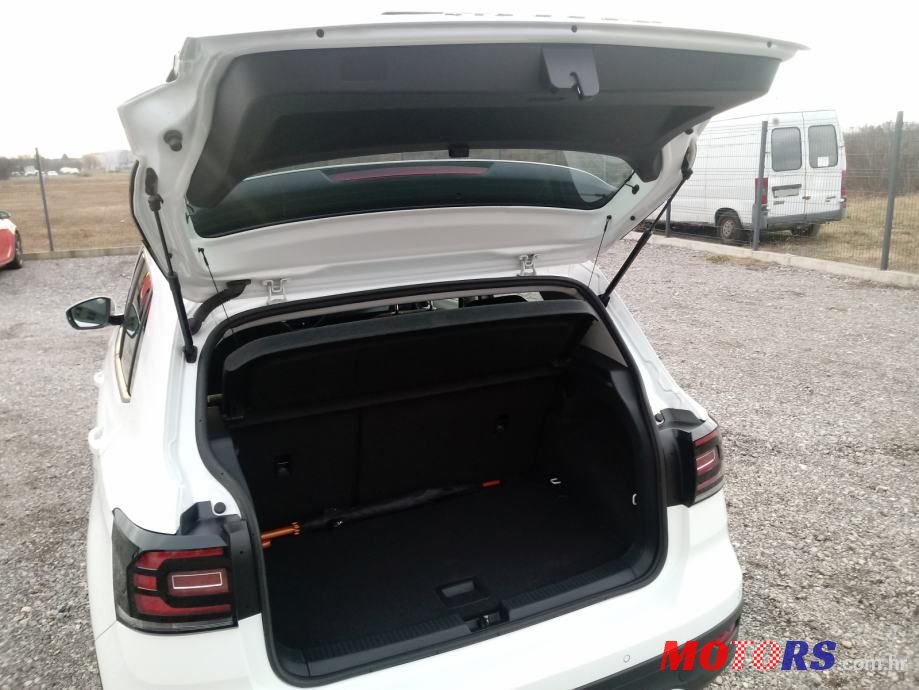 2019' Volkswagen T-Cross 1,0 Tsi photo #6