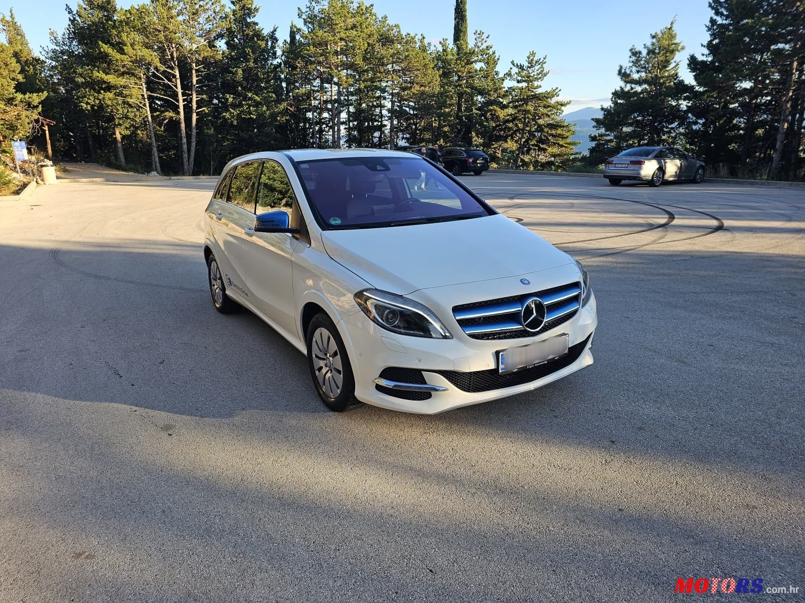2015' Mercedes-Benz B-Klasa B250E Electric Drive photo #3