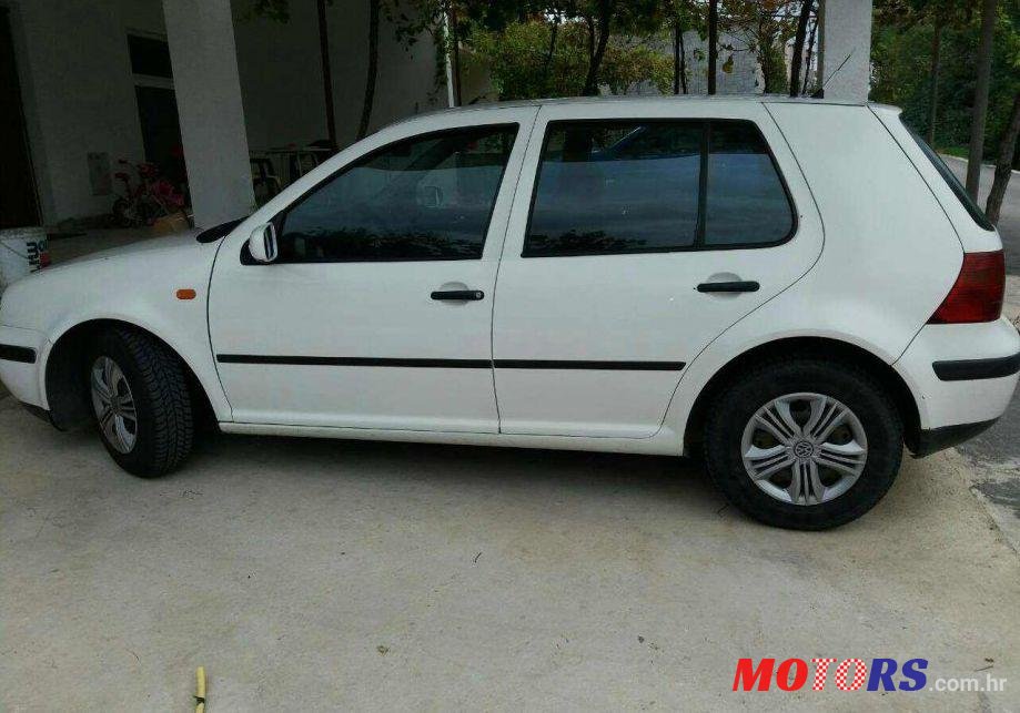 1999' Volkswagen Golf IV 1,9 Sdi photo #1