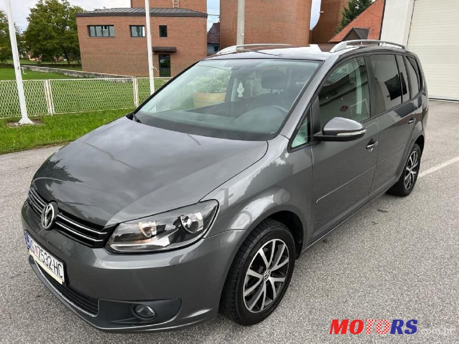 2015' Volkswagen Touran 1,6 Tdi photo #1