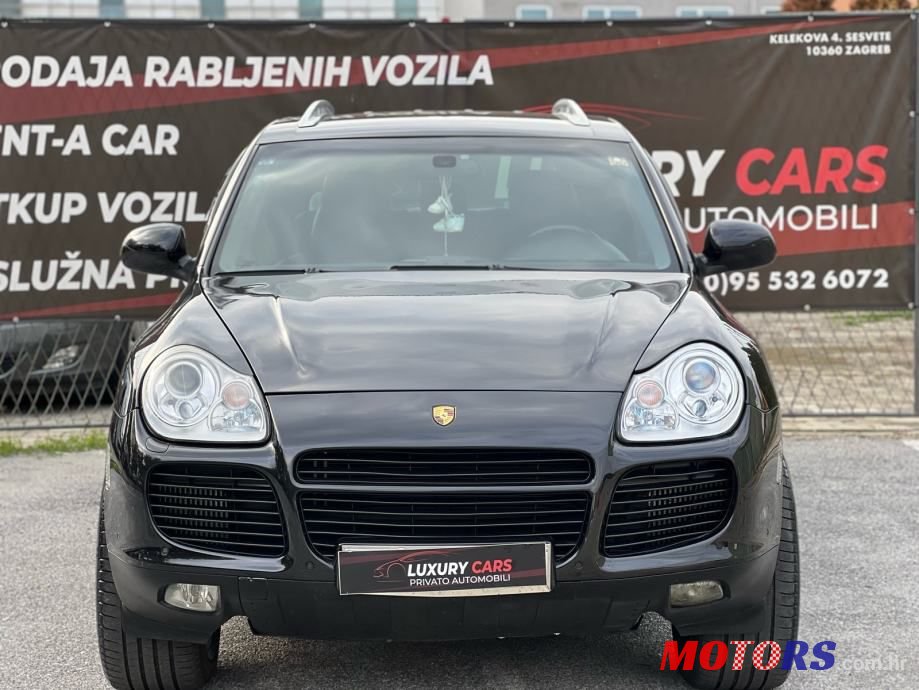 2005' Porsche Cayenne photo #3