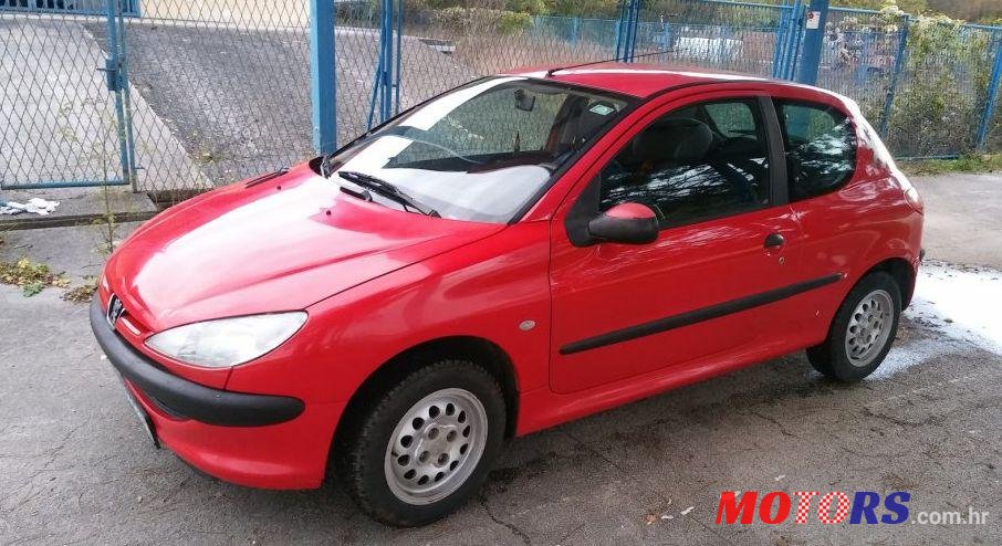 2001' Peugeot 206 206 1,1 photo #2