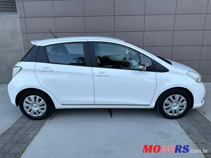 2013' Toyota Yaris 1.3 photo #6
