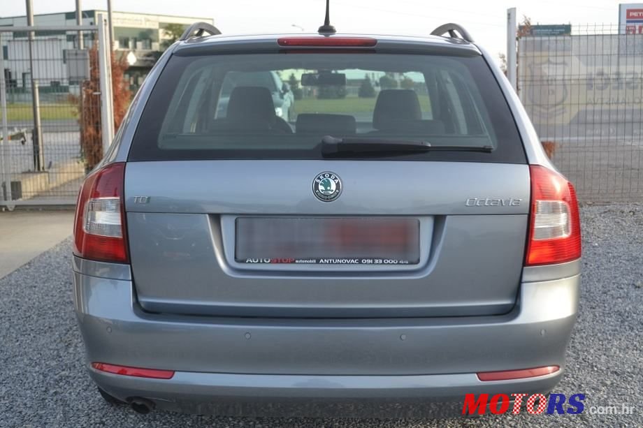 2013' Skoda Octavia Combi photo #5