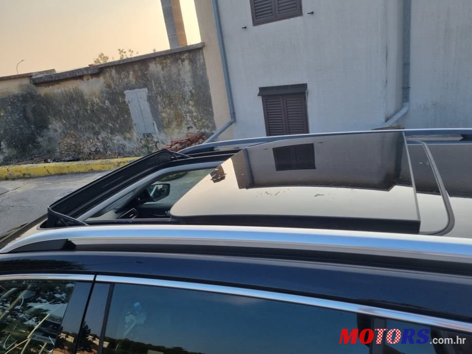 2016' Skoda Superb Combi photo #5