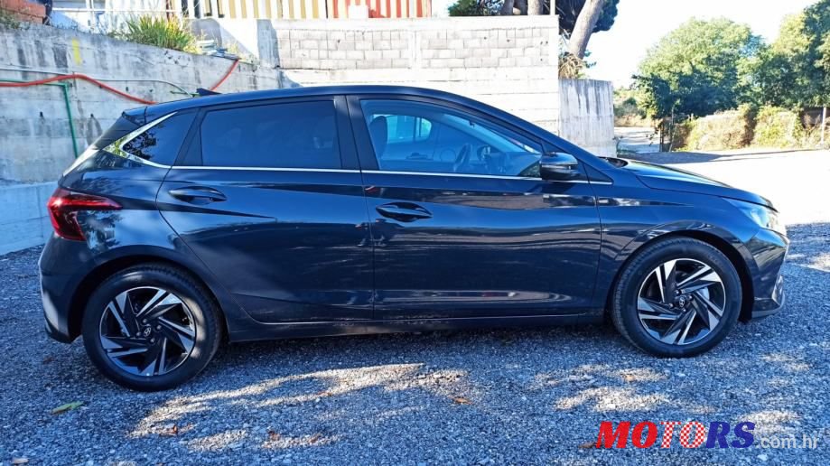 2021' Hyundai i20 photo #2