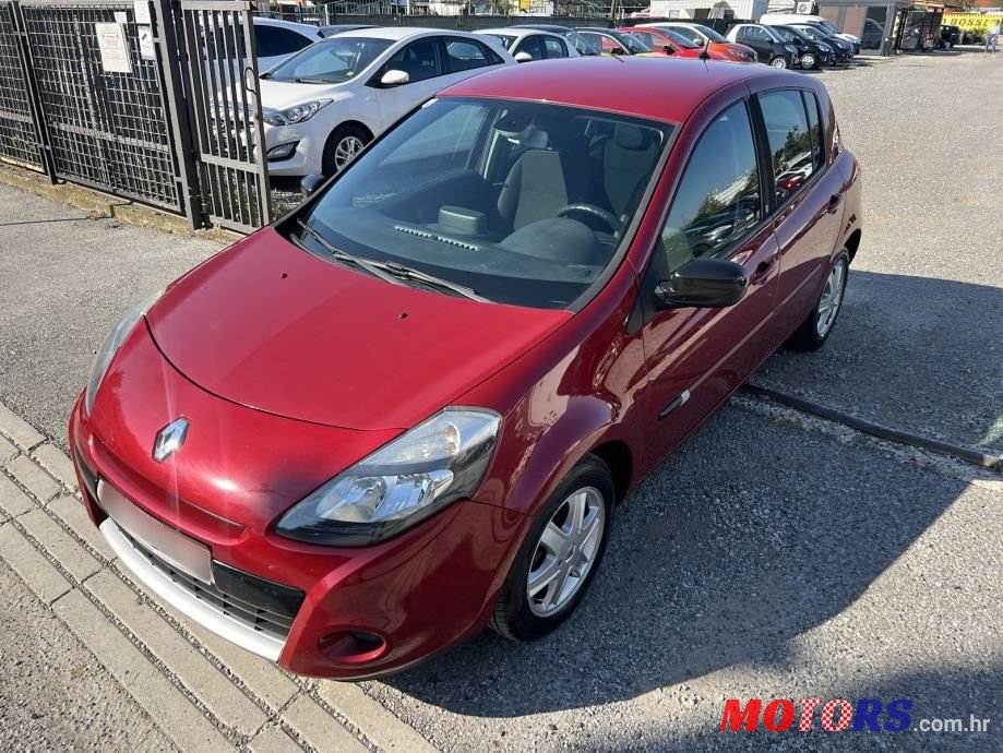 2010' Renault Clio 1,5 Dci photo #4