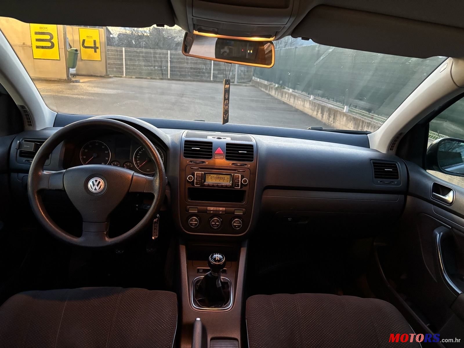 2009' Volkswagen Golf V 1,6 photo #6