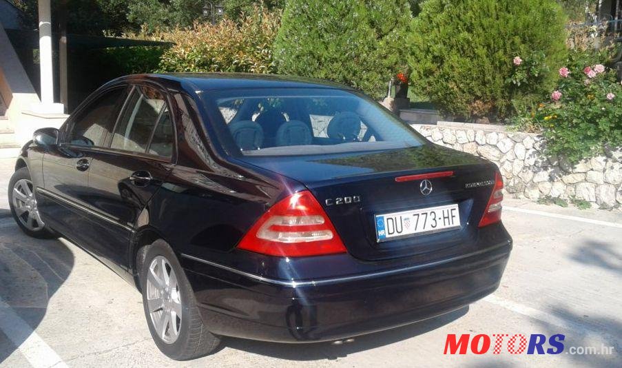 2001' Mercedes-Benz C-Class 200 photo #2