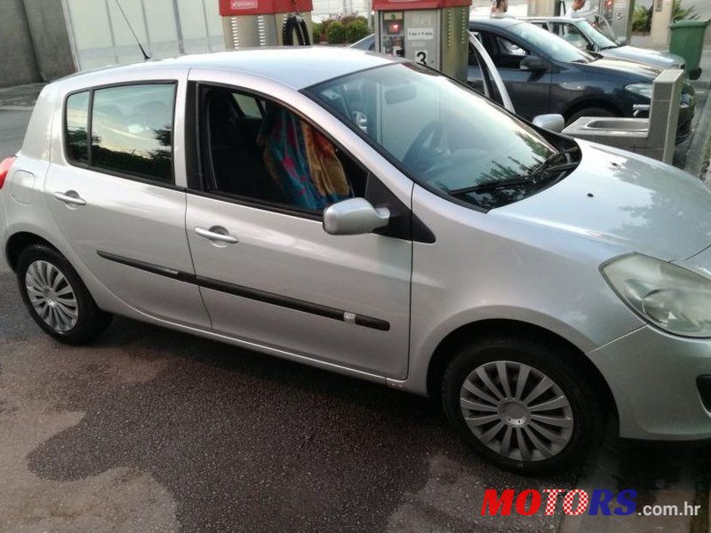 2007' Renault Clio 1,2 16V photo #2