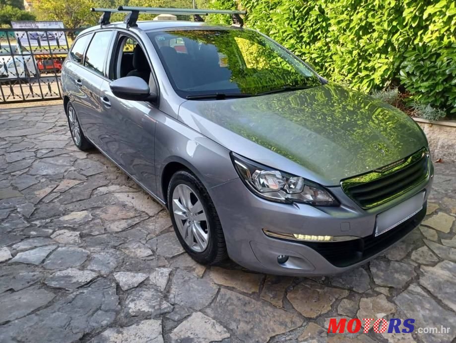2016' Peugeot 308 Sw photo #2