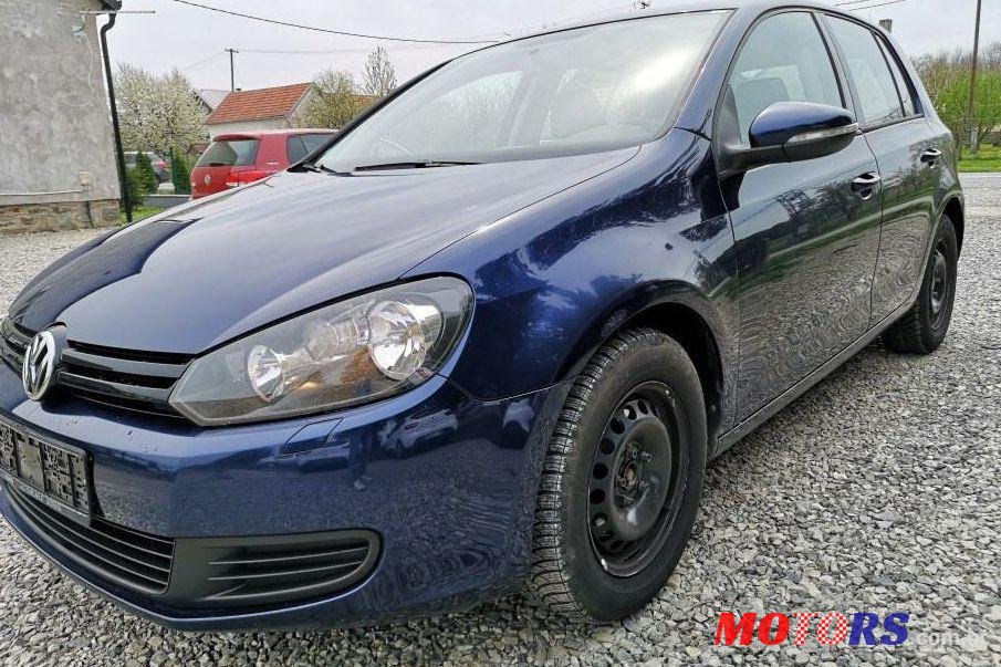 2010' Volkswagen Golf VI 1,6 Tdi photo #1