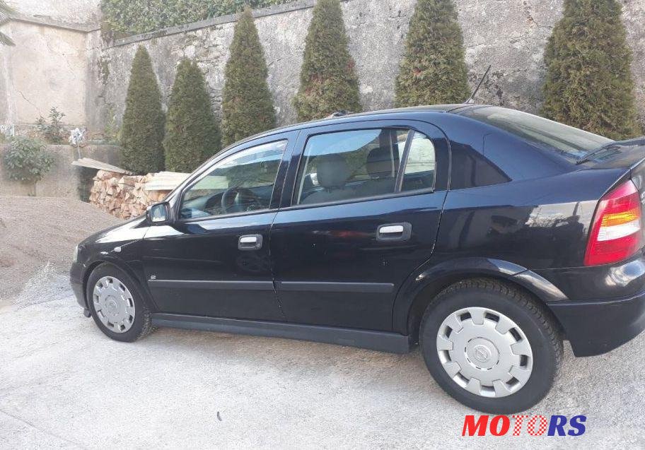 2006' Opel Astra 1,6 16V photo #1