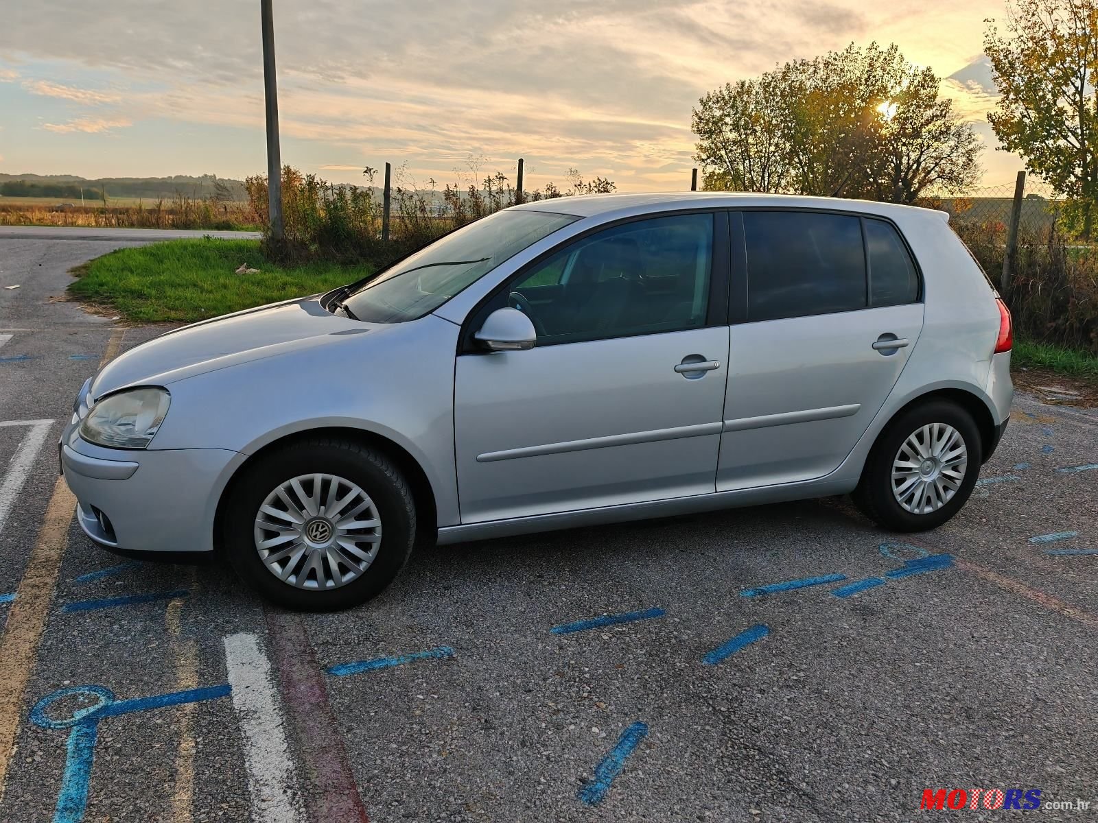 2008' Volkswagen Golf V 2,0 Tdi photo #3