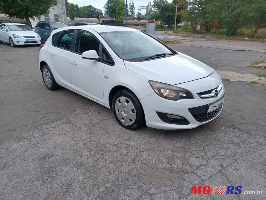 2014' Opel Astra 1,4T photo #2