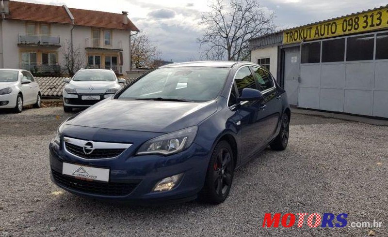 2011' Opel Astra 2,0 Cdti Sport photo #1