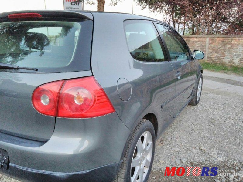 2004' Volkswagen Golf V 1,9 Tdi photo #2