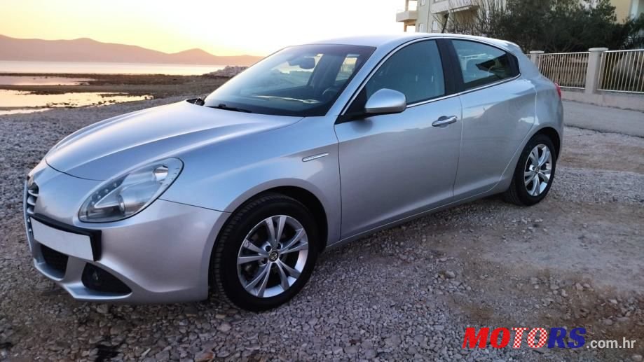 2011' Alfa Romeo Giulietta 1,6 D. N. A photo #1