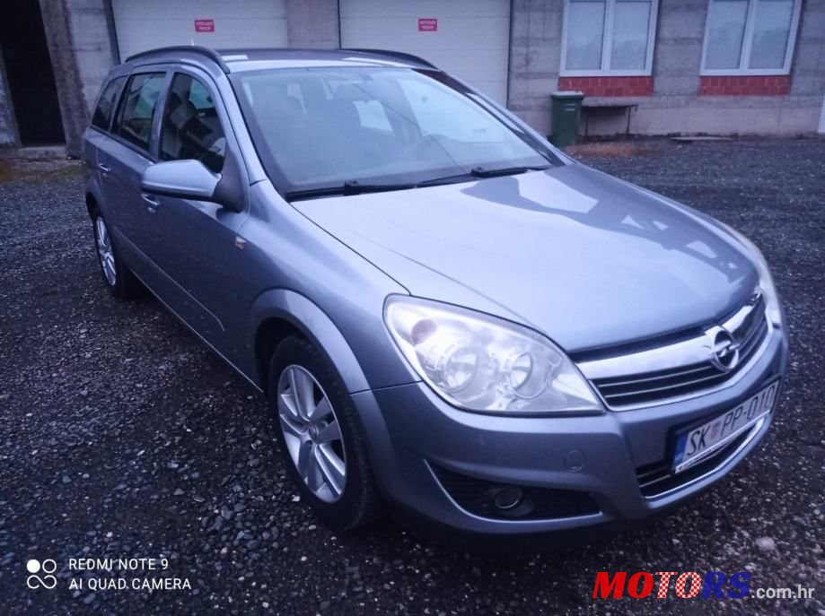 2008' Opel Astra Karavan photo #5