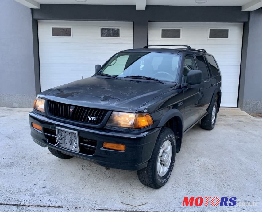 1998' Mitsubishi Pajero photo #3