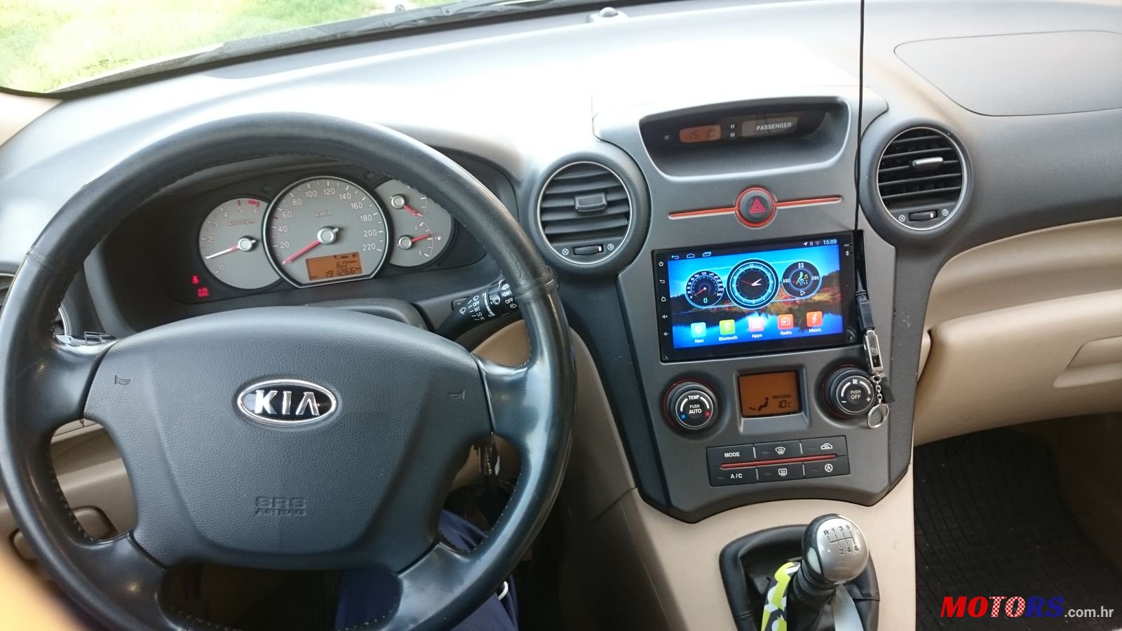 2007' Kia Carens photo #5