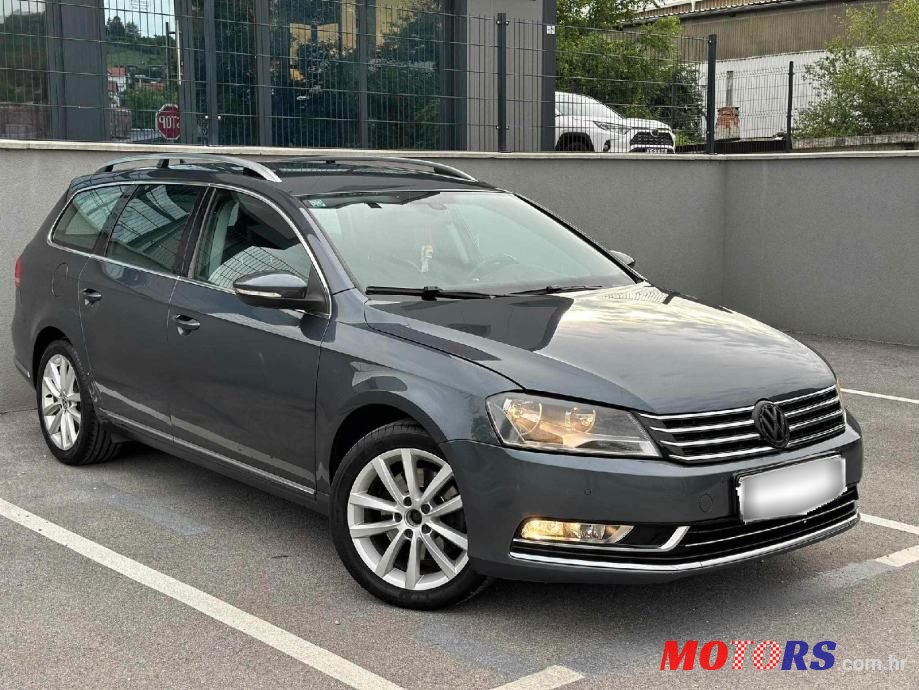 2012' Volkswagen Passat Variant photo #2