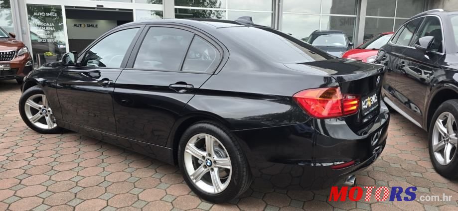 2013' BMW Serija 3 318D photo #2