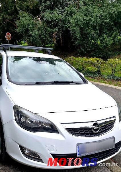 2012' Opel Astra 1,7 Cdti photo #3