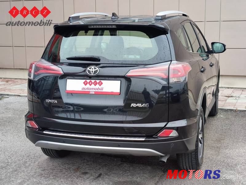 2017' Toyota RAV4 2.0 D photo #2