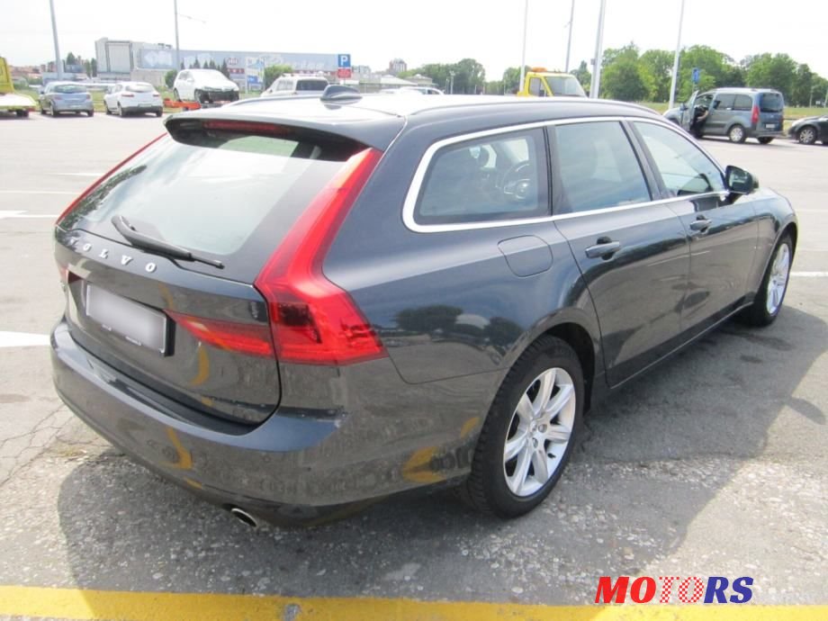 2018' Volvo V90 D3 Momentum photo #4