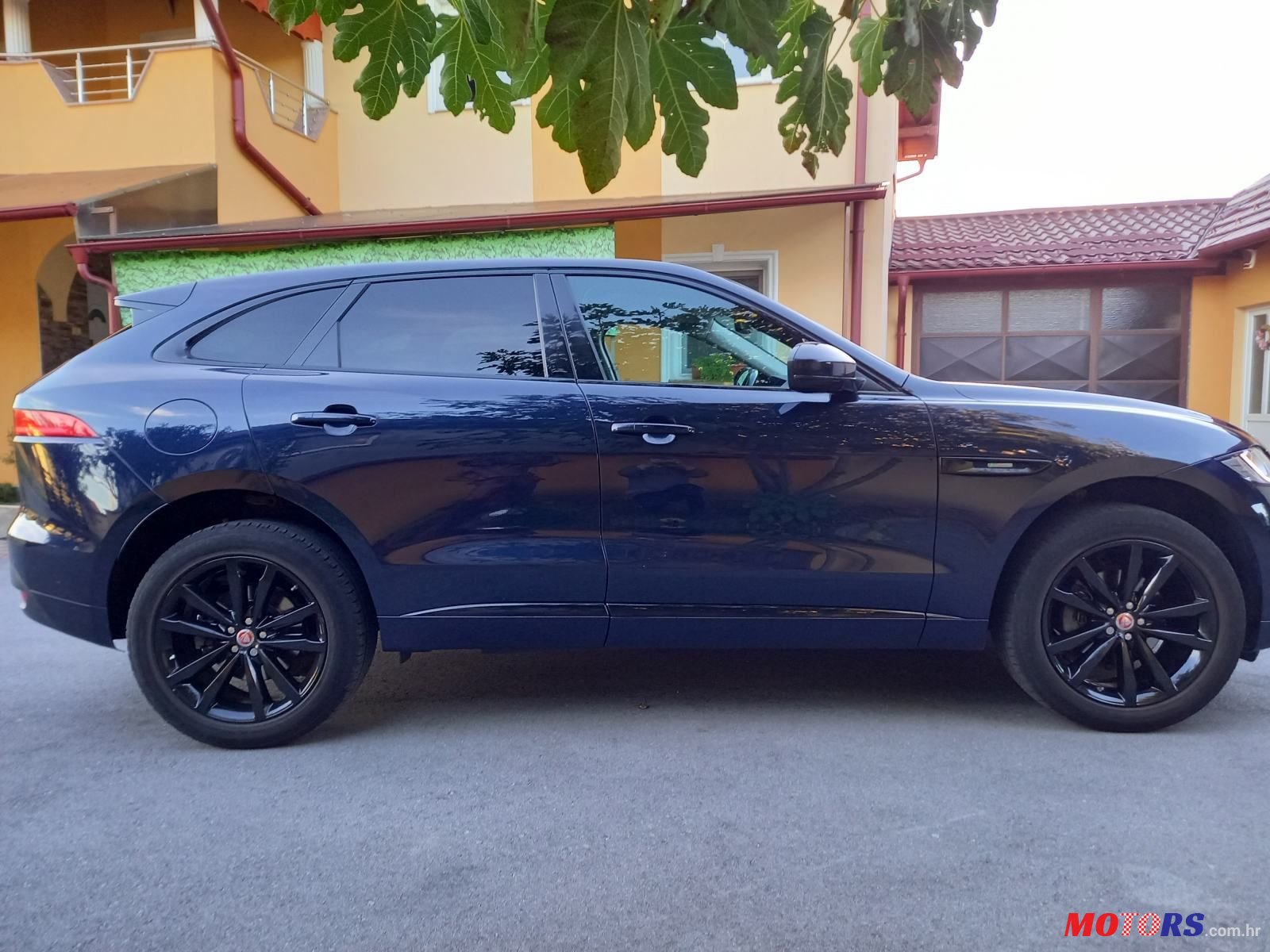 2016' Jaguar F-Pace 2.0 D photo #3