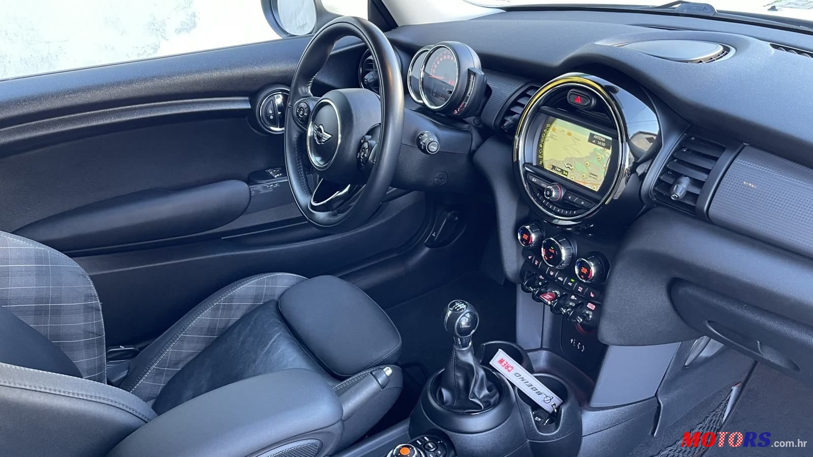 2018' MINI Cooper D photo #6
